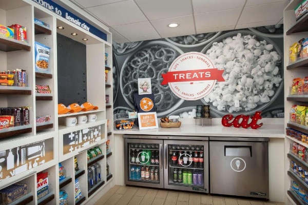 Hampton Inn Lenoir City image 11